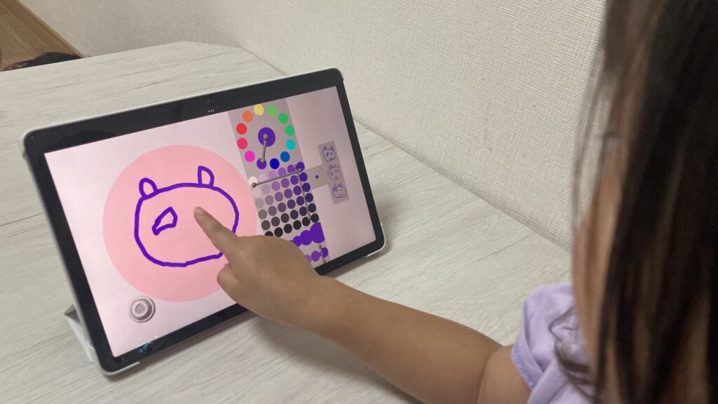 プログラミング　４歳　ビスケット　タブレット